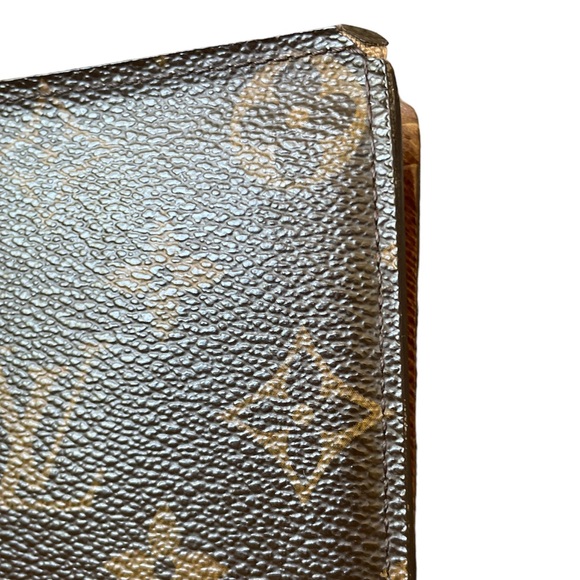 Louis Vuitton Monogram Marco Wallet - Picture 6 of 8